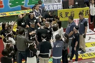 遭泰山绝杀出局？日本球迷：西亚裁判毁了比赛 泰山动作粗暴